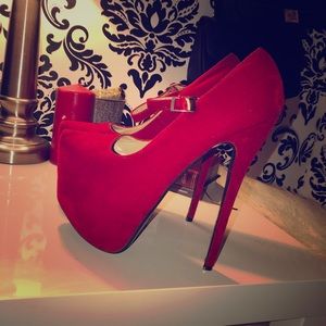 Red Platform Pumps